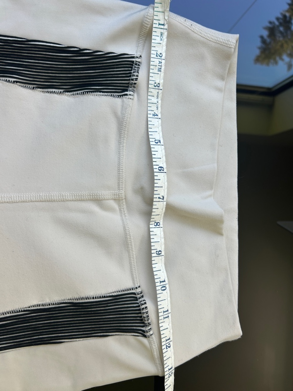 ALO Yoga White High-Rise Leggings with Black 3D Pinstripe Panels S - Picture 7 of 7